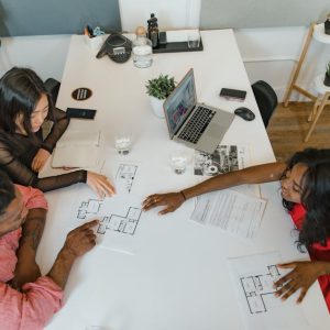 مهارات فهم الذات والتحكم في الانفعالات