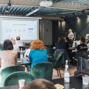 التقنيات المتقدمة في صياغة وإعداد وعرض التقارير الإدارية والفنية والمالية