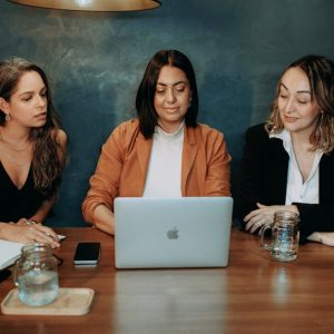 الأساليب والطرق الحديثة المساعدة على تنمية الإدارة الإبداعية في العمل البلدي