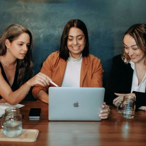 إعداد وتأهيل القيادات الإدارية