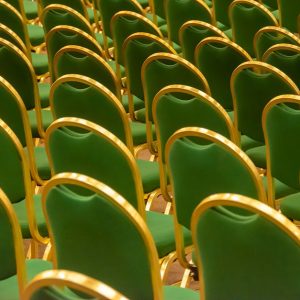 فنون الإقناع ومهارات الاتصال الفعَّال وبناء فريق العمل