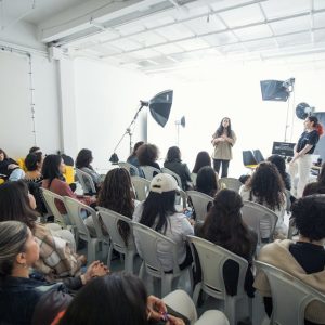 إدارة العلاقات العامة والحملات الإعلامية الناجحة