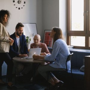 تطوير المهارات وتعزيز الكفاءات المهنية