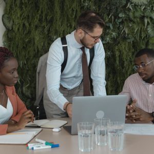 إعداد وصياغة العقود الإدارية