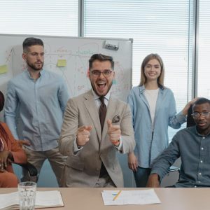 أنظمة الأجور والتعويضات والعوائد