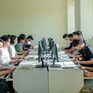 المهارات المتقدمة في إعداد التقارير والخطابات والمذكرات الإلكترونية