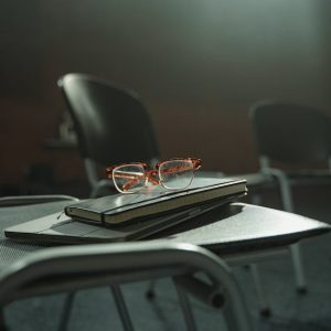 مهارات التفاوض للقانونيين وإعداد وإدارة المناقصات والعقود