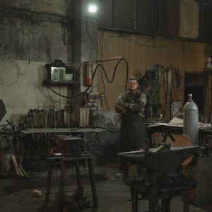 التواصل الفعال في بيئة العمل: العوائق والاستراتيجيات