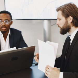 مهارات التفسير القانوني وصياغة ومتابعة الإجراءات القانونية