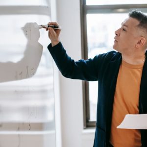 الاحتراف في إدارة خدمات الإسكان