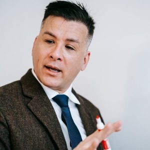 تطوير المهارات وتعزيز الكفاءات المهنية