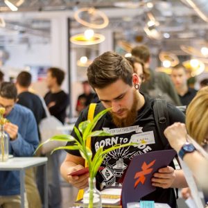 المهارات المتقدمة في مكافحة الحرائق وعمليات الإنقاذ