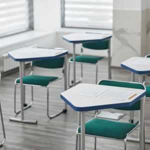 مهارات الاتصال الفعال والتعامل مع الآخرين