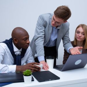 دبلوم إدارة الخدمات اللوجستية و النقل