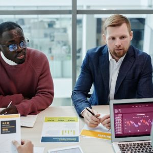 تنمية مهارات مسؤولي شؤون الأفراد والموظفين والعاملين