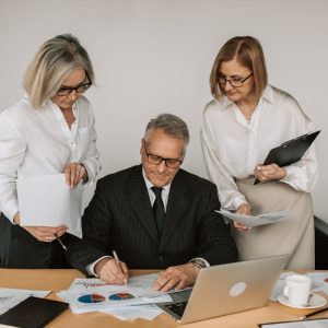 تنمية مهارات السكرتير في التعامل مع الآخرين