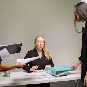 إعداد وصياغة العقود الإدارية