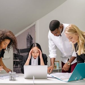 فن إعداد وكتابة التقارير والمراسلات