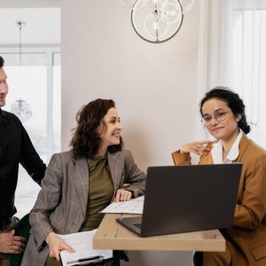 تحسين الأداء الوظيفي وزيادة الإنتاجية