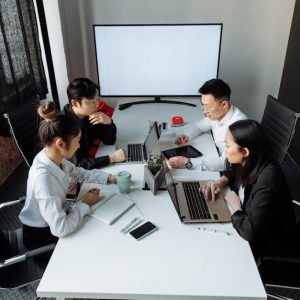 تنمية مهارات مسؤولي شؤون الأفراد والموظفين والعاملين