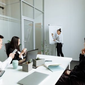 الأساليب والطرق الحديثة المساعدة على تنمية الإدارة الإبداعية في العمل البلدي