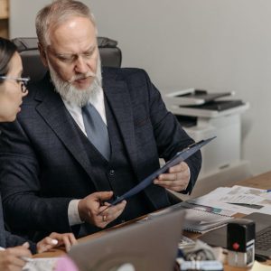 الإبداع والتميّز في إدارة التدريب وشؤون الموظفين