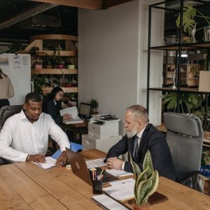 البرنامج المتكامل في إدارة علاقات العملاء (CRM)