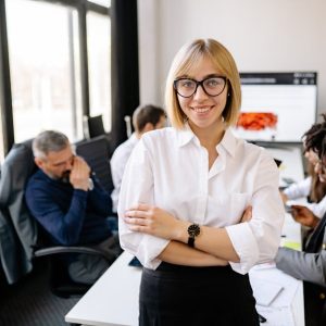 إدارة العلاقات والذكاء العاطفي في بيئة العمل