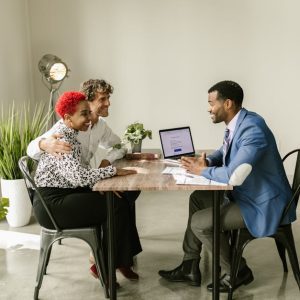 مهارات إعداد وكتابة التقارير الإدارية والفنية