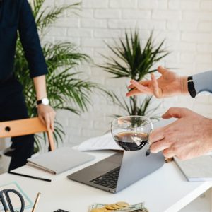 تنمية مهارات السكرتير في التعامل مع الشخصيات الهامة