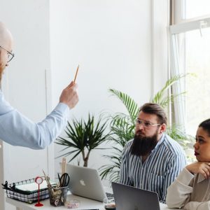 تنمية مهارات السكرتير في التعامل مع الشخصيات الهامة