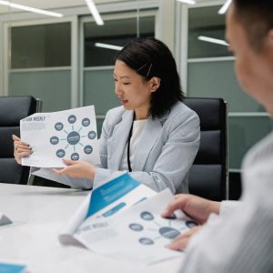 قوانين الشحن البري والجوي والبحري