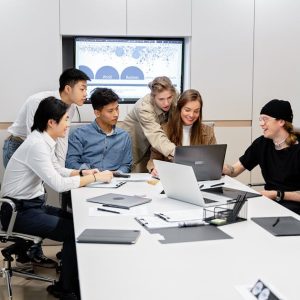 إدارة الوقت والأولويات وتنظيم المهام.