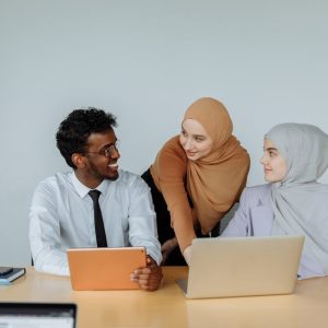 إدارة البيانات وتحليل المعلومات