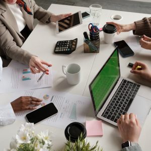 استخدام برامج الأوفيس والإدارة الإلكترونية