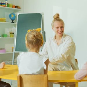 التميز في أعمال المشتريات وإعداد العطاءات وإدارة العقود