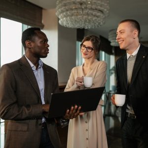 تنمية مهارات الإقناع والعرض