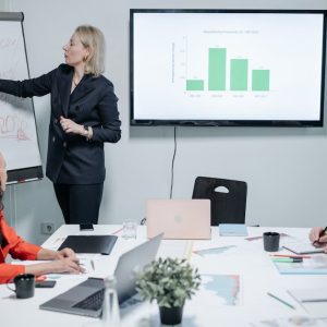 تنمية المهارات السلوكية والفنية للسكرتارية الخاصة والفنية