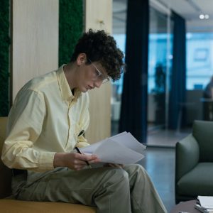 إعداد الهياكل التنظيمية الوظيفية وتحليل وتوصيف الوظائف وتقييم الأداء