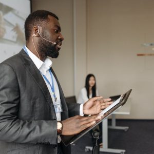 إعداد المكاتبات والمذكرات الرسمية