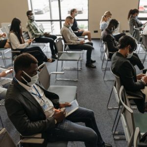 التميّز والإبداع في إعداد وصياغة التقارير والمراسلات الإدارية