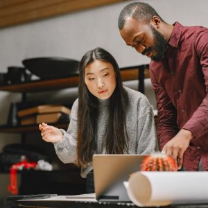 إعداد وصياغة العقود الإدارية