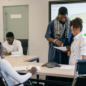 البرنامج المتكامل في إدارة علاقات العملاء (CRM)